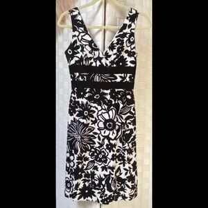 Harold's Black & White Floral Knee Length Sleeveless Lined Dress Size 0